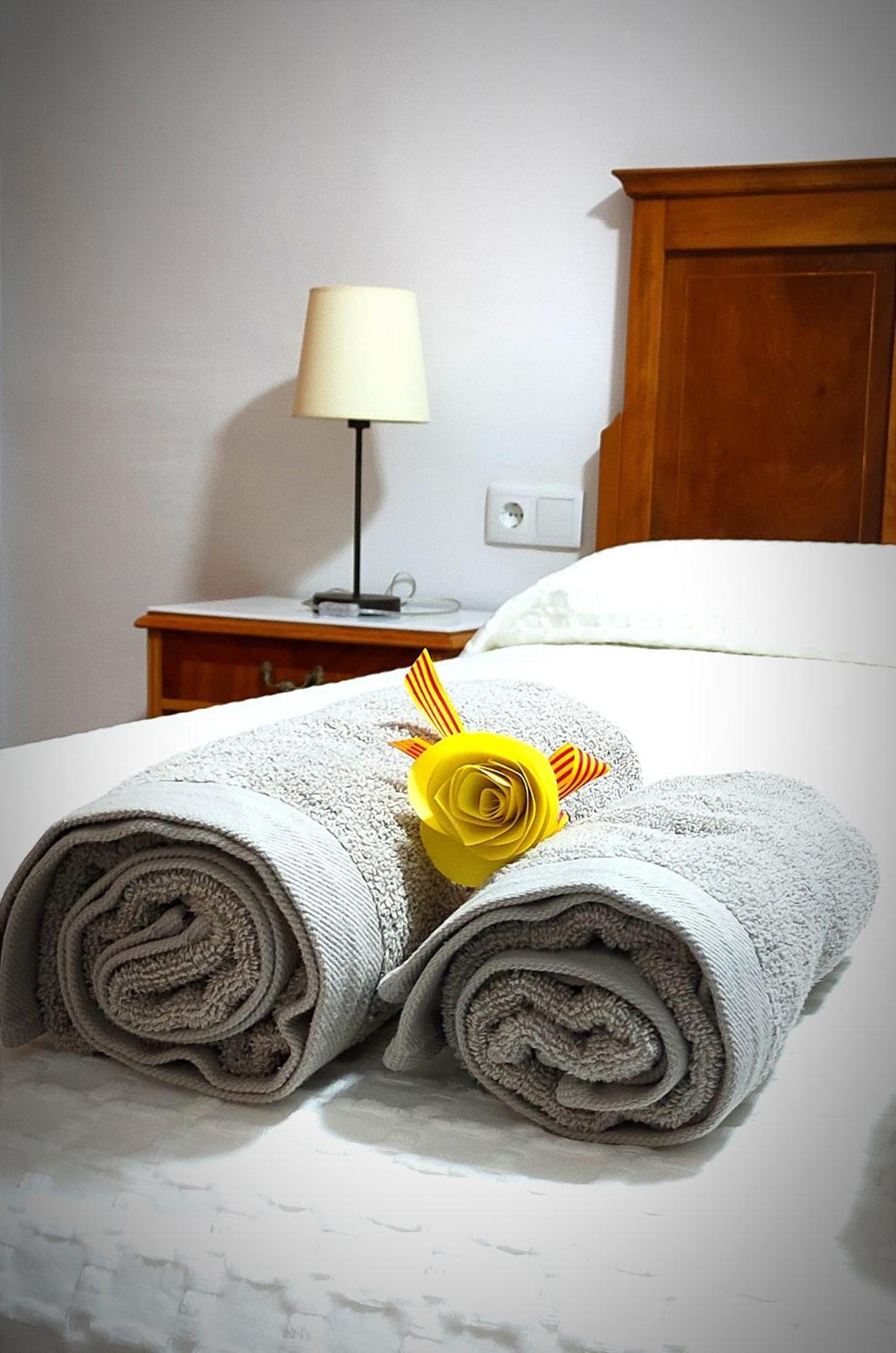 Apartaments Rurals Cal Parro, Batea Buitenkant foto